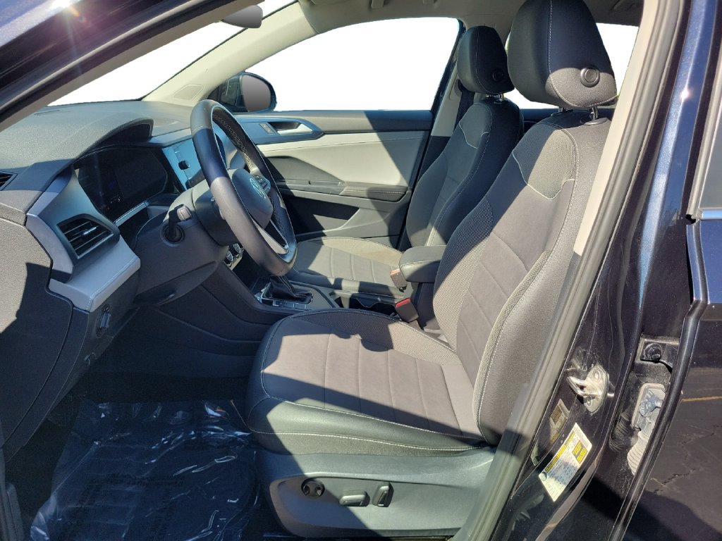 Used 2024 Volkswagen Taos SE FWD image 21