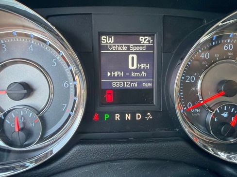 Used 2013 Chrysler Town & Country Touring-L w/ Driver Convenience Group FWD image 21