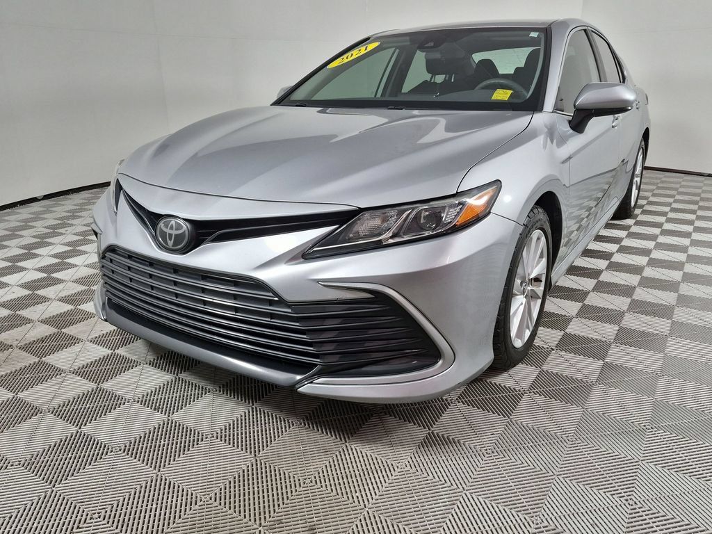 Used 2021 Toyota Camry LE FWD image 7