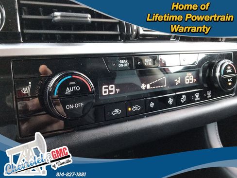 Used 2024 Nissan Pathfinder SL image 23