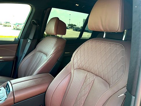 Certified 2025 BMW X7 M60i AWD/4WD image 14