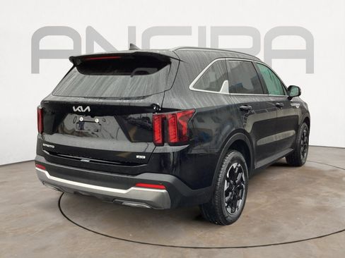 Used 2024 Kia Sorento S image 14