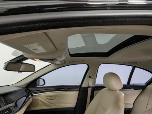 Used 2016 BMW 528i Sedan w/ Premium Package image 13