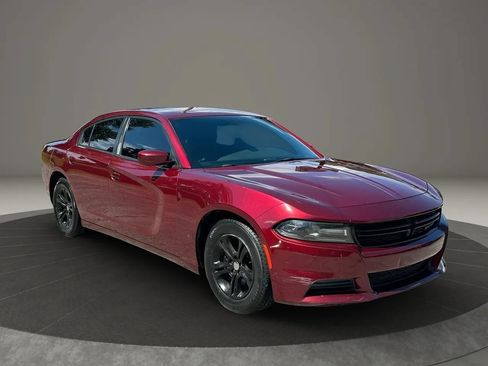 Used 2020 Dodge Charger SXT RWD image 1