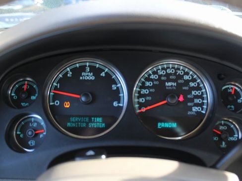 Used 2011 Chevrolet Suburban LTZ image 10