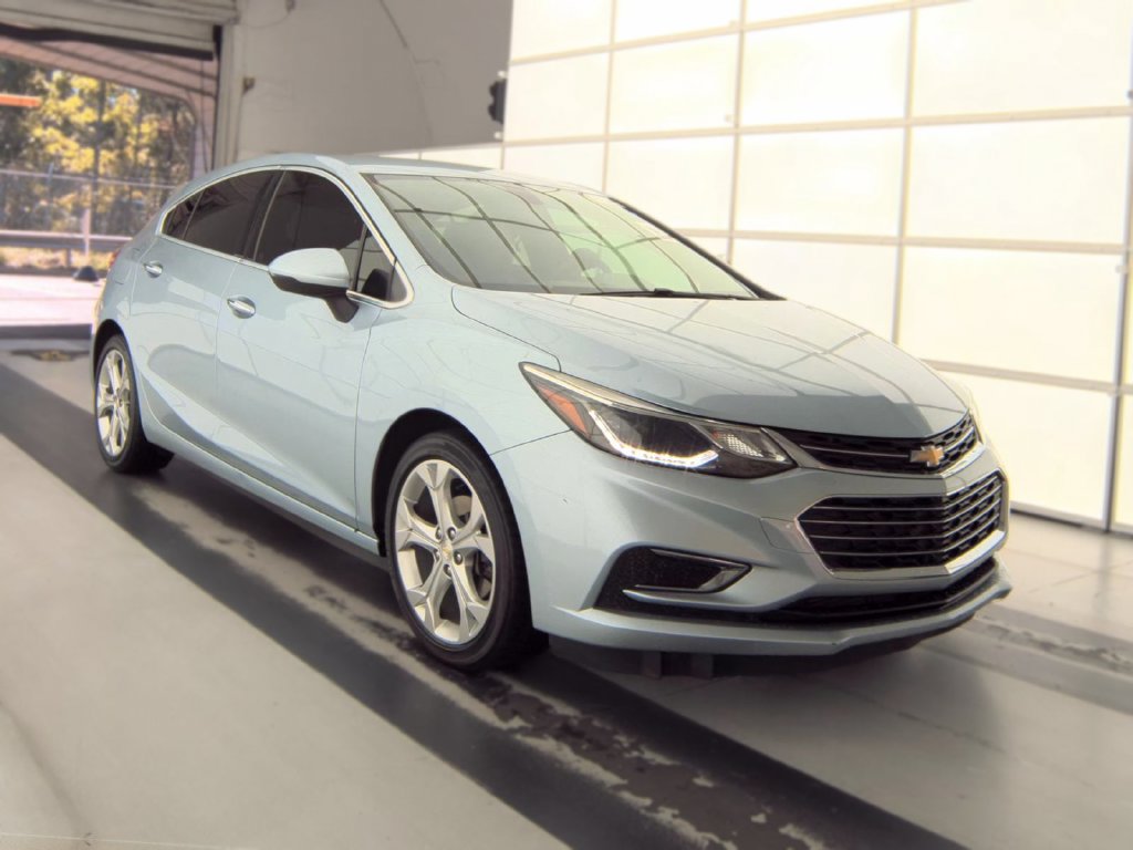 Used 2017 Chevrolet Cruze Premier FWD image 1
