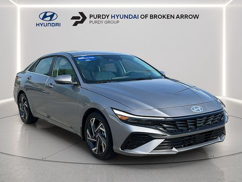 Certified 2025 Hyundai Elantra Limited FWD image 1