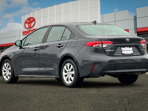 Certified 2025 Toyota Corolla LE image 5