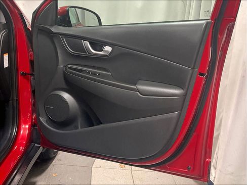 Used 2023 Hyundai Kona Limited image 12