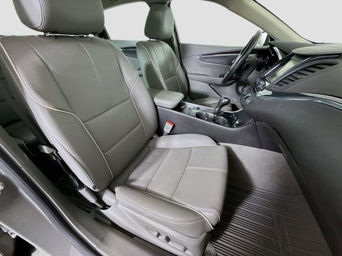 Used 2019 Chevrolet Impala Premier w/ Premier Confidence Package image 29