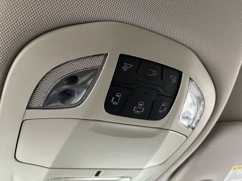 Used 2019 Chrysler Pacifica Touring Plus image 23