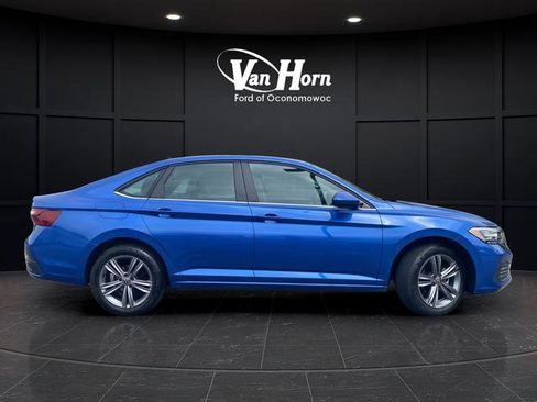 Used 2023 Volkswagen Jetta SE w/ Panoramic Sunroof Package FWD image 8