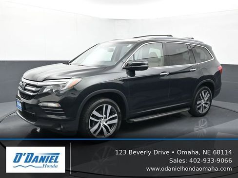 Used 2017 Honda Pilot Elite image 1
