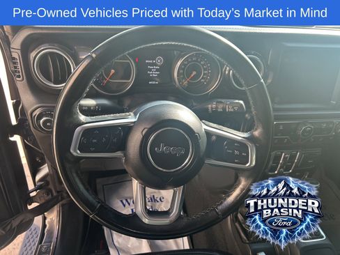 Used 2020 Jeep Wrangler Unlimited Sahara image 10