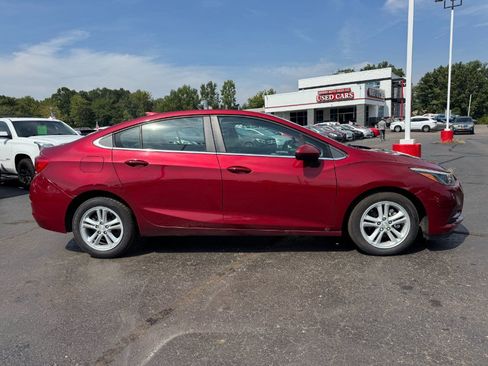 Used 2017 Chevrolet Cruze LT w/ LT True North Edition FWD image 6
