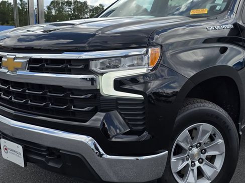 Used 2025 Chevrolet Silverado 1500 LT AWD/4WD image 10