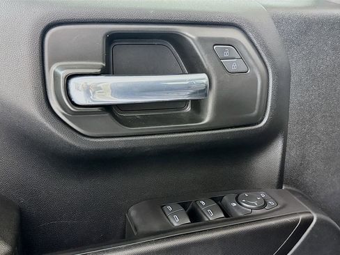 Used 2023 Chevrolet Silverado 1500 Custom image 15