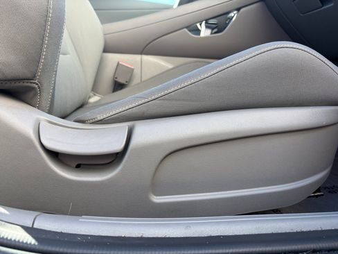 Used 2024 Hyundai Elantra SEL w/ Convenience Package FWD image 29
