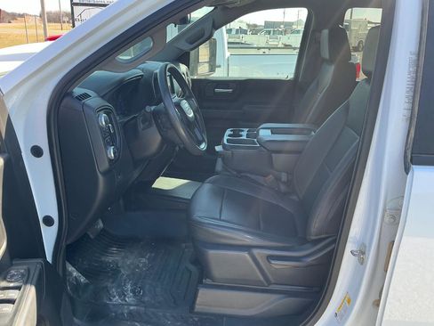 Used 2023 GMC Sierra 2500 Pro w/ Convenience Package image 6