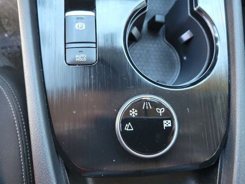 Used 2021 Nissan Rogue SV image 27