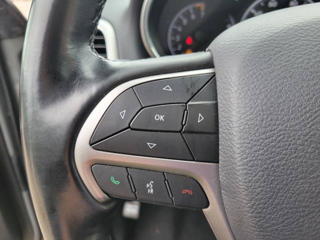 Used 2020 Jeep Grand Cherokee Altitude AWD/4WD image 23