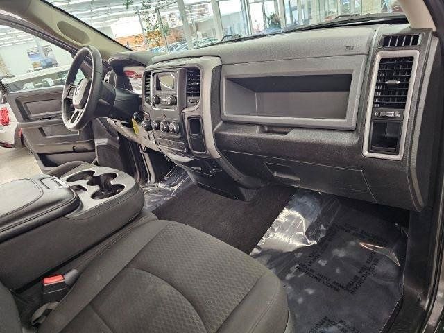 Used 2018 RAM 1500 Express AWD/4WD image 8