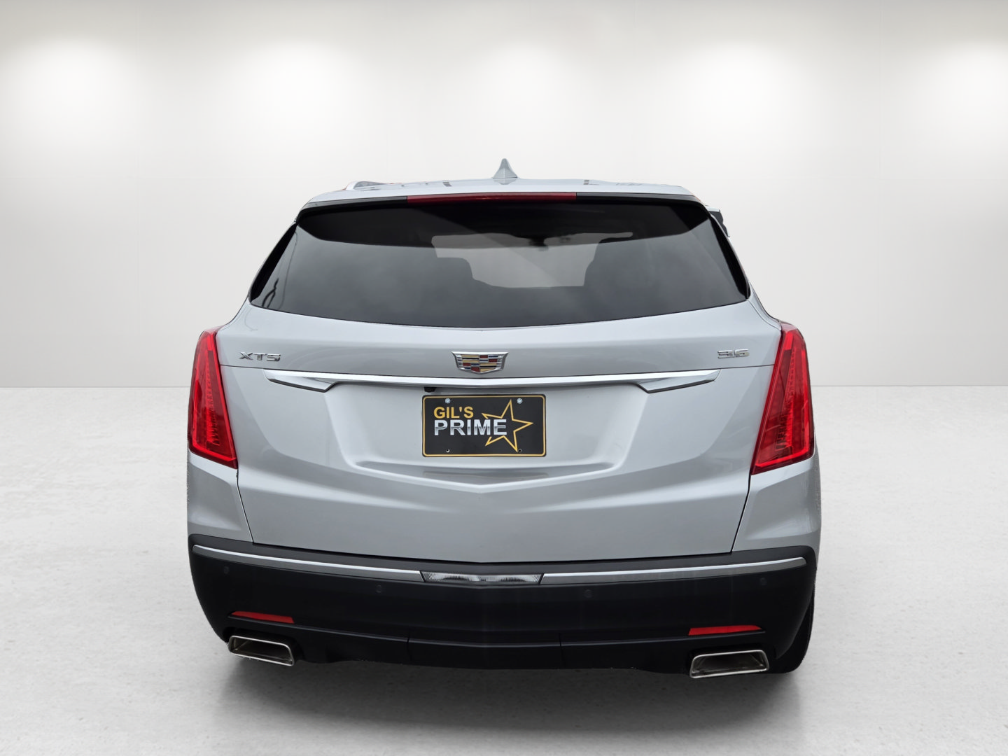 Used 2017 Cadillac XT5 Luxury w/ Driver Awareness Package FWD image 6
