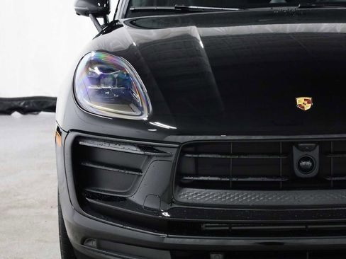 New 2026 Porsche Macan AWD/4WD image 15