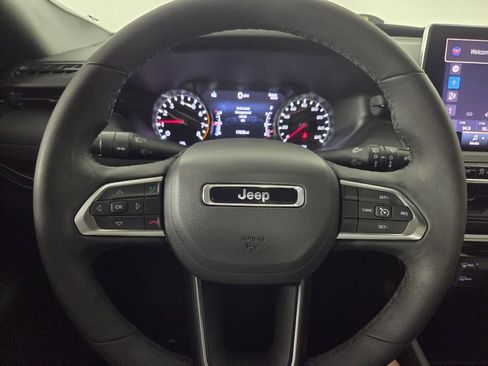Used 2025 Jeep Compass Latitude w/ Altitude Special Edition AWD/4WD image 16