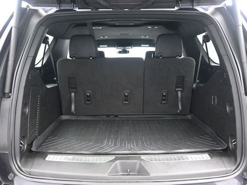 Used 2022 Chevrolet Suburban Z71 image 19