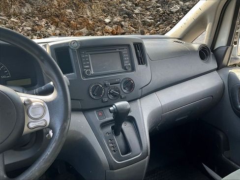 Used 2015 Nissan NV200 SV w/ Technology Package image 6