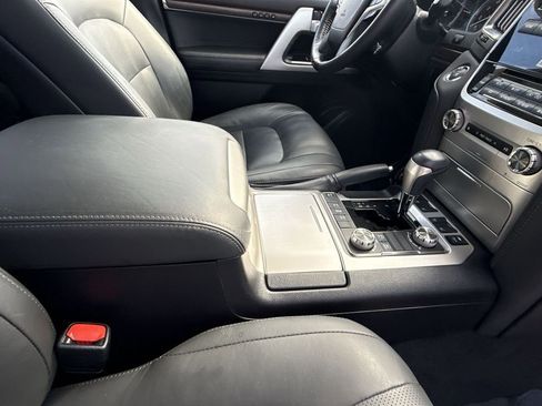 Used 2021 Toyota Land Cruiser image 24