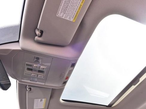 Used 2025 Volkswagen Jetta SE image 22