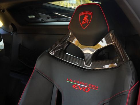 Used 2022 Lamborghini Huracan EVO image 20