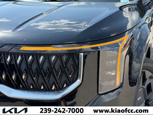 New 2026 Kia Carnival EX image 9