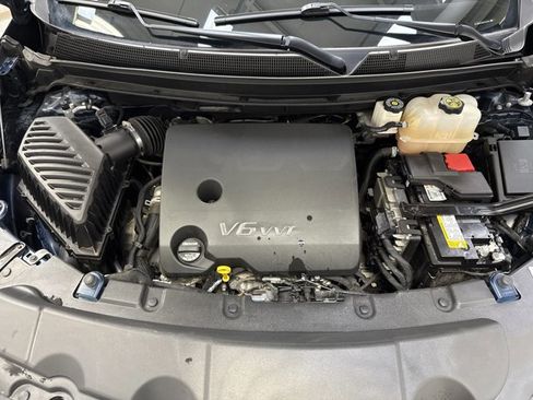 Used 2023 Chevrolet Traverse LT image 33