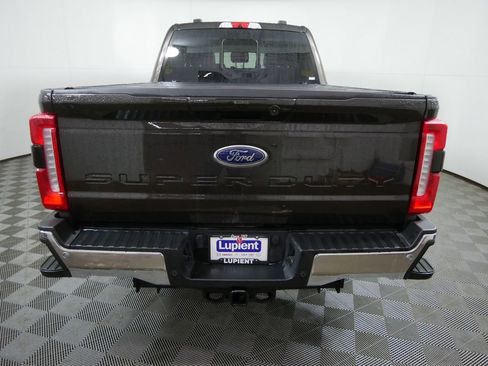 Used 2025 Ford F250 Lariat w/ Chrome Package image 4