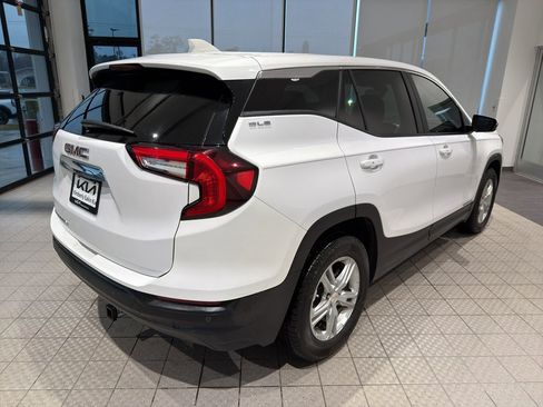 Used 2023 GMC Terrain SLE image 5