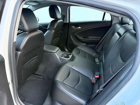 Used 2017 Chevrolet Volt Premier w/ Driver Confidence II Package image 31