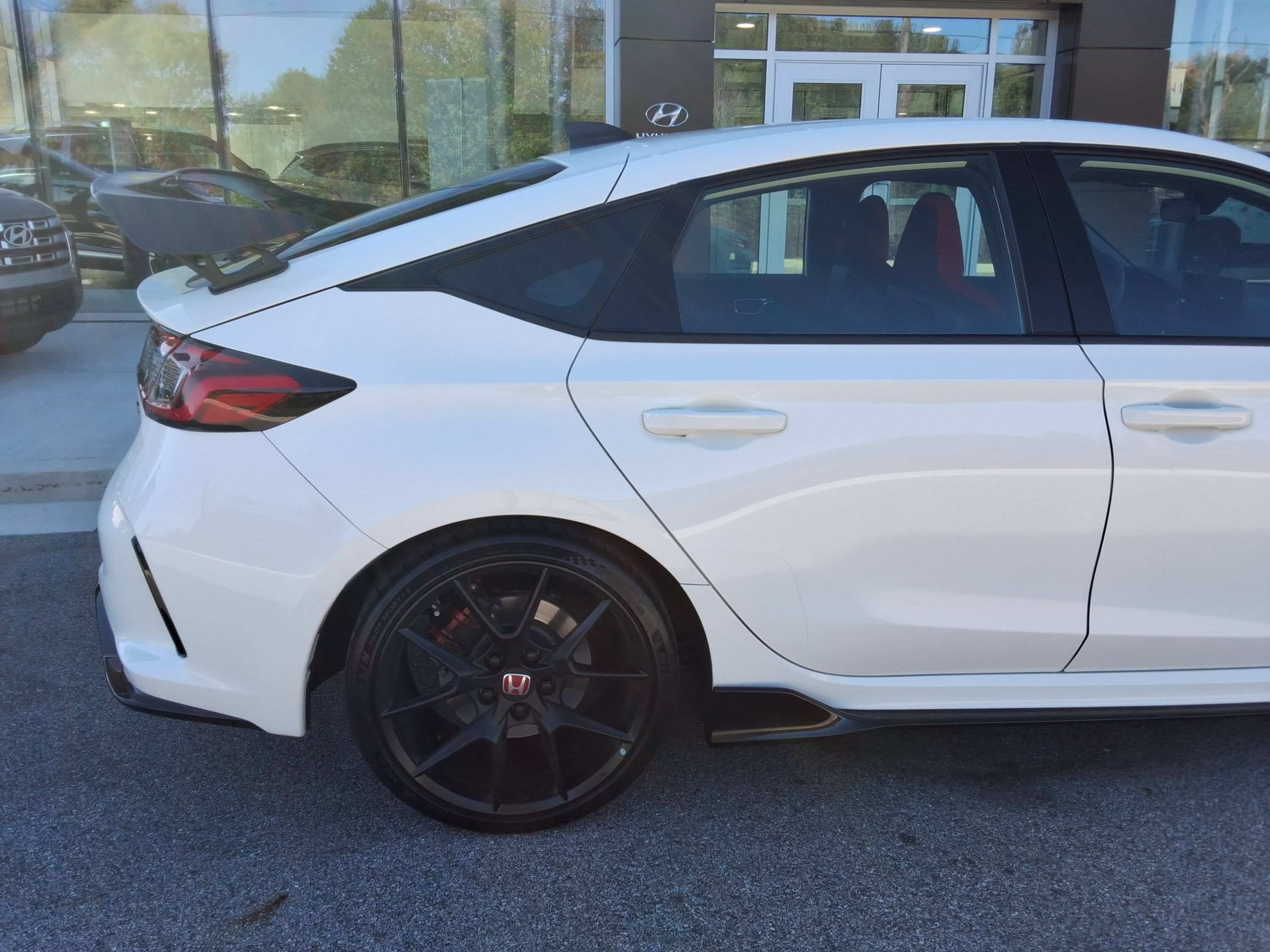 Used 2025 Honda Civic Type R image 14