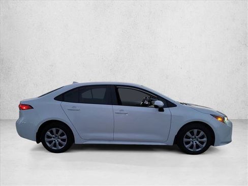 Used 2026 Toyota Corolla LE FWD image 4