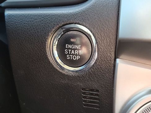 Used 2016 Toyota 4Runner Limited image 17