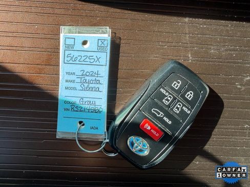 Used 2024 Toyota Sienna XLE image 37