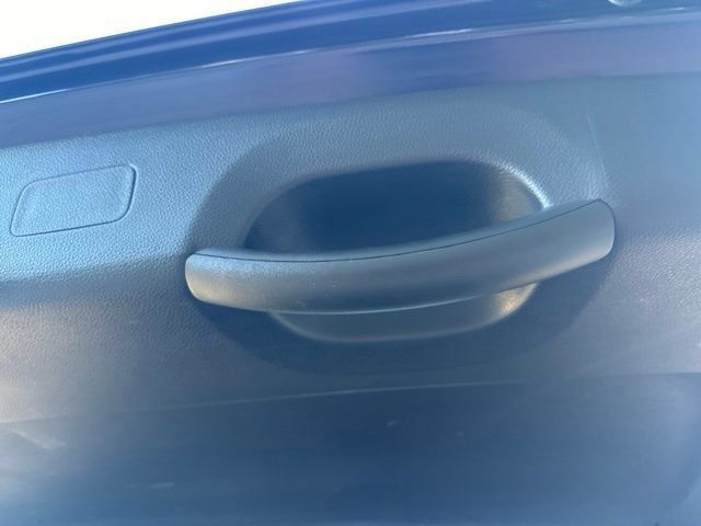 Used 2026 Kia Carnival LXS FWD image 18