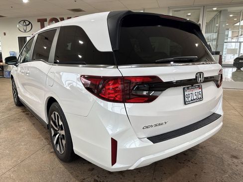 Used 2025 Honda Odyssey EX-L image 8