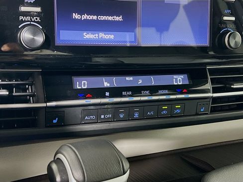 Certified 2024 Toyota Sienna XLE FWD image 14