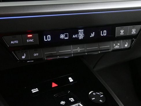 New 2025 Audi Q4 e-tron Prestige image 17