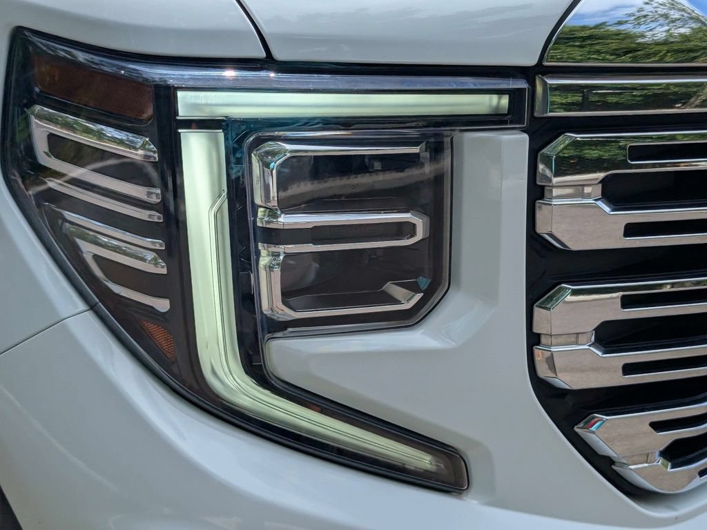 Used 2023 GMC Sierra 1500 Denali w/ Denali Reserve Package AWD/4WD image 7