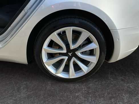 Used 2018 Tesla Model 3 Long Range image 8