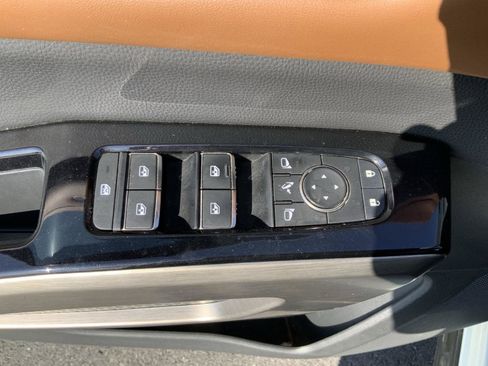 Used 2023 Nissan Pathfinder Platinum image 26